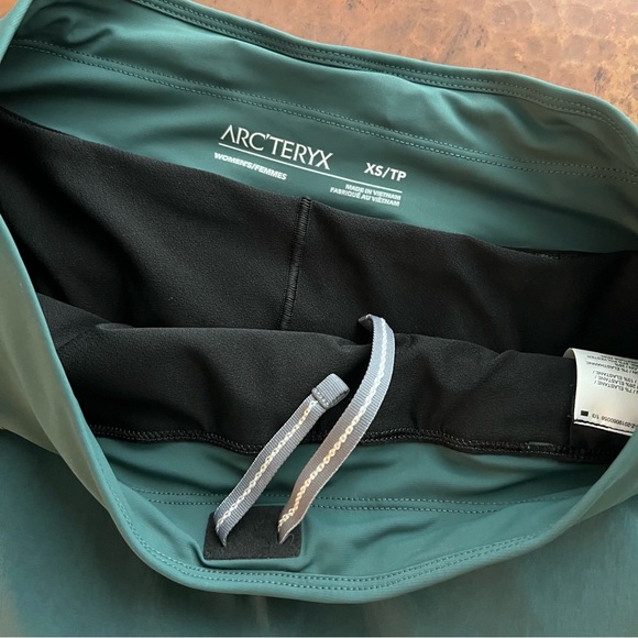 ARC'TERYX Teal Women's Skort - Picture 4 of 5